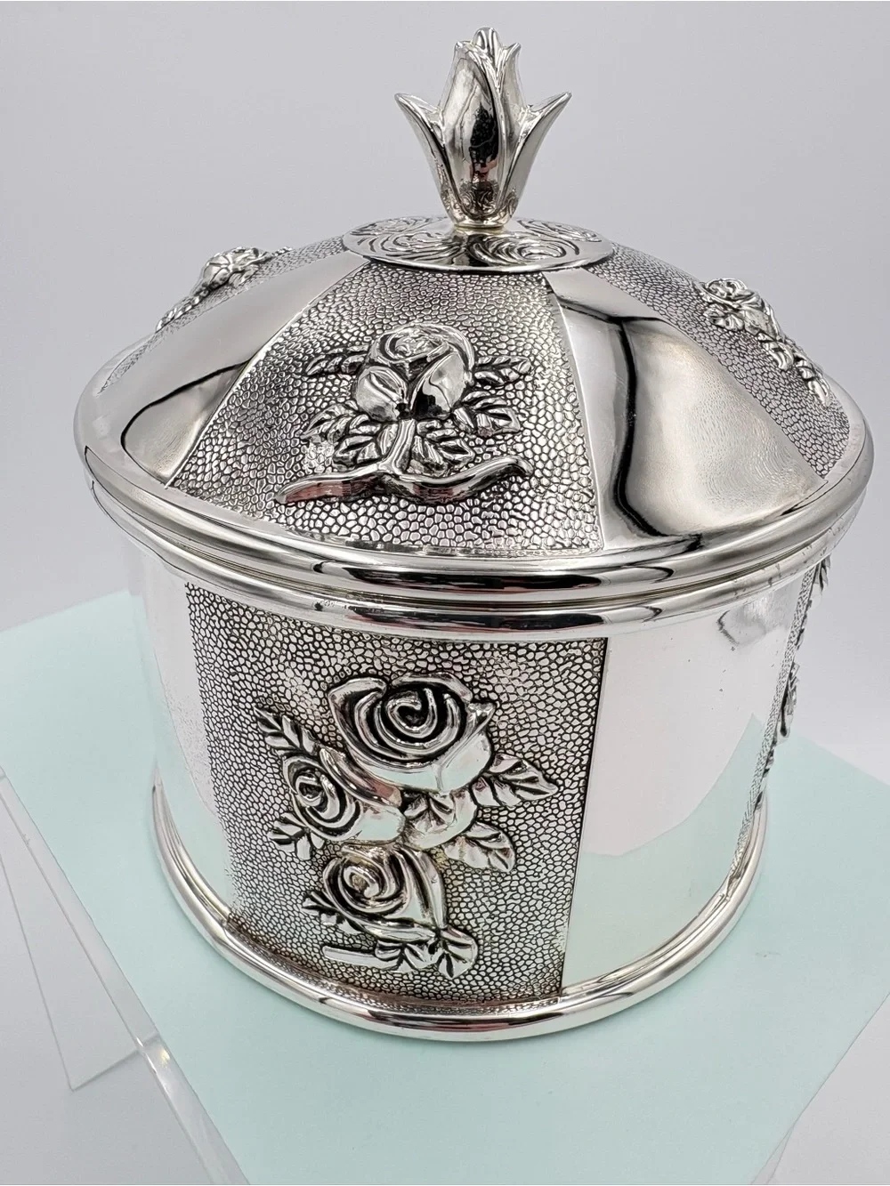 Vintage Elegant Silver Plated Rose Embossed Decorative Trinket/Jewely Box w/Lid